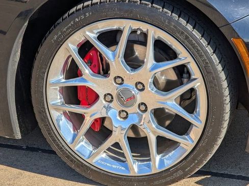 Used 2017 Chevrolet Corvette Stingray Coupe w/ 1LT image 9