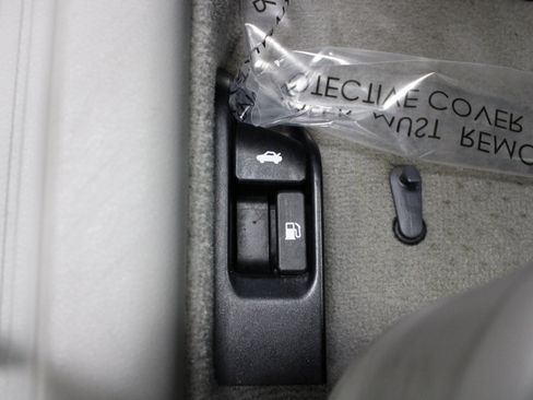 Used 2011 Toyota Camry LE image 33