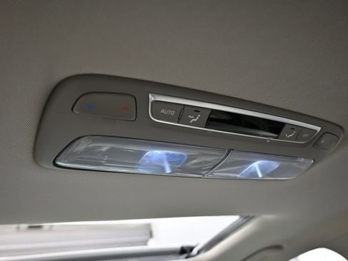 Used 2024 Kia Telluride EX w/ EX Captain's Chair Package image 39