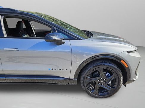 New 2025 Chevrolet Equinox EV RS image 9