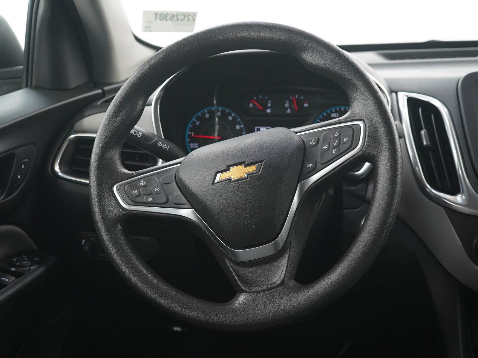 Used 2018 Chevrolet Equinox LS FWD image 17