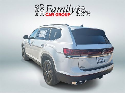 New 2026 Volkswagen Atlas SE image 4