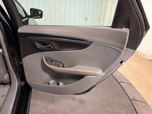 Used 2014 Chevrolet Impala LT FWD image 18