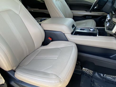 Used 2024 Ford Expedition Max Limited image 10