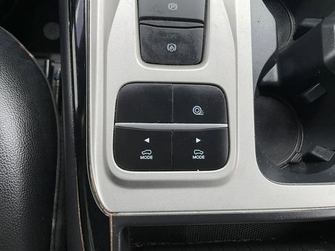 Used 2022 Ford Explorer ST-Line w/ Class IV Trailer Tow Package image 25