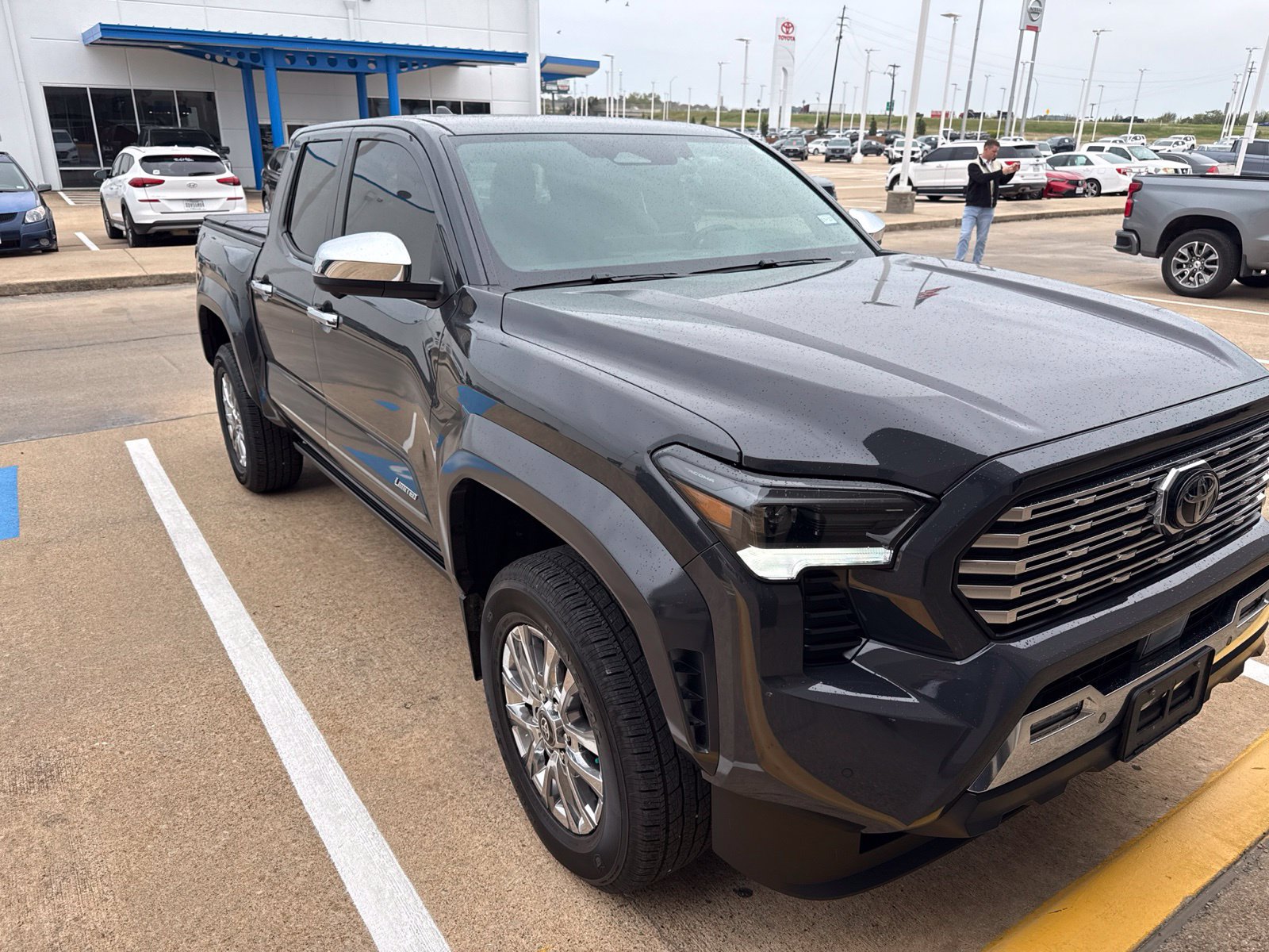 Used 2025 Toyota Tacoma Limited AWD/4WD image 6