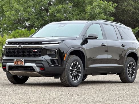New 2026 Chevrolet Traverse Z71 w/ Enhanced Driving Package AWD/4WD image 8