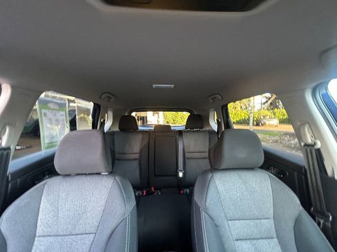 Used 2025 Nissan Rogue SV image 27