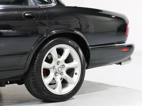 Used 1998 Jaguar XJ8 RWD image 12