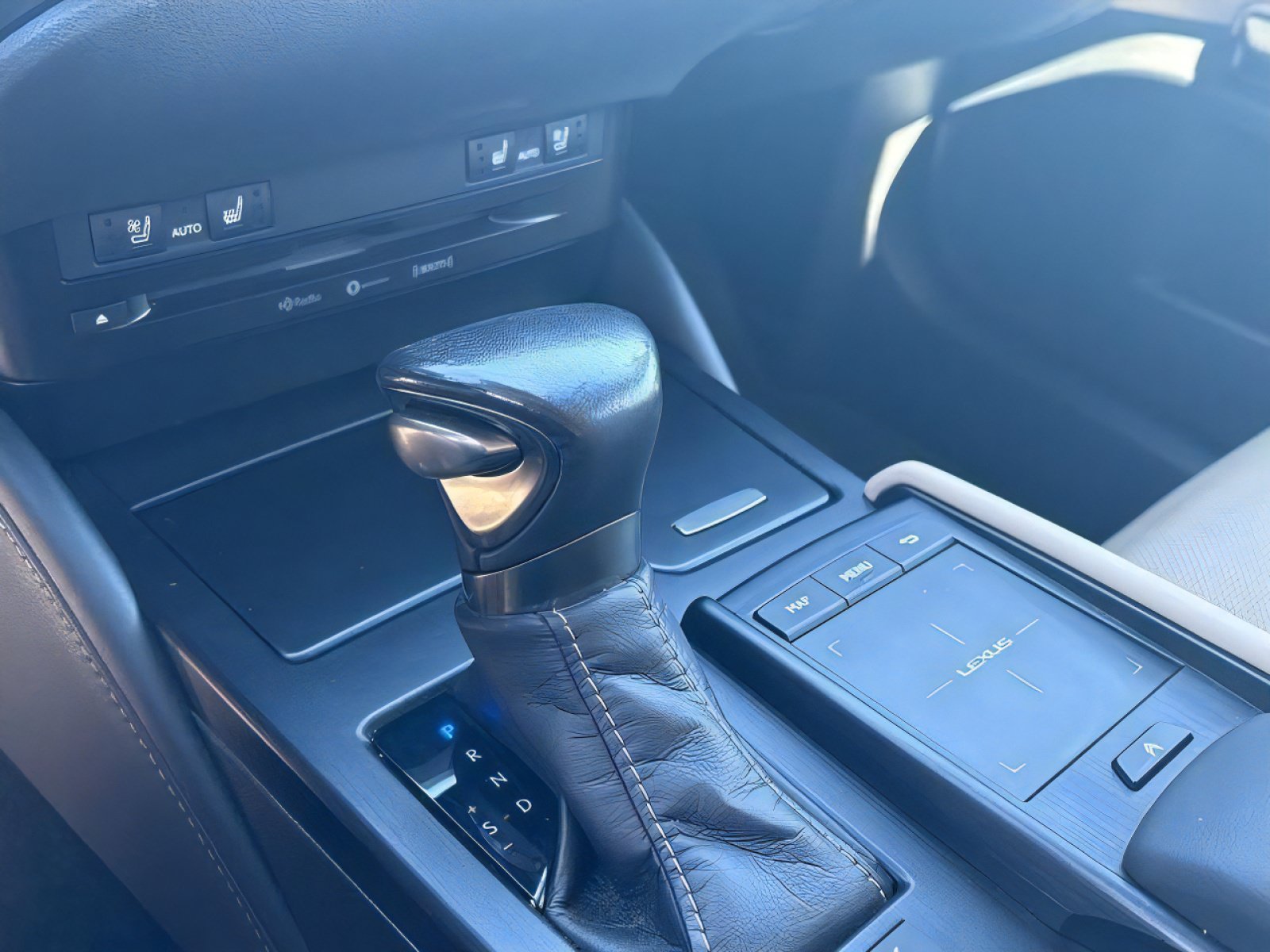 Used 2021 Lexus ES 300h w/ Premium Package FWD image 29