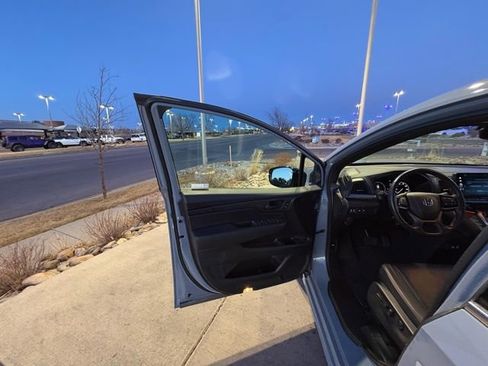 Used 2025 Honda Odyssey Sport-L image 13