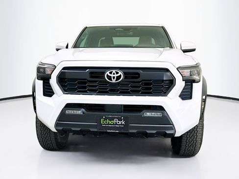 Used 2025 Toyota Tacoma TRD Off-Road image 2