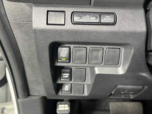 Used 2025 Nissan Frontier SV RWD image 31