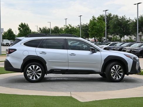 New 2025 Subaru Outback Limited image 2