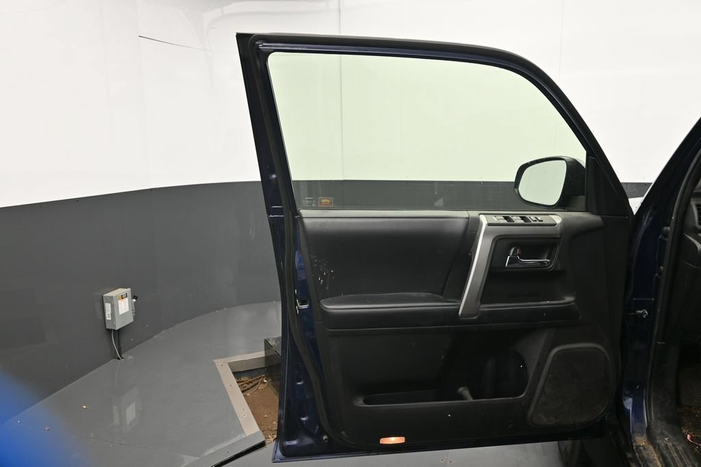 Used 2018 Toyota 4Runner SR5 Premium AWD/4WD image 14