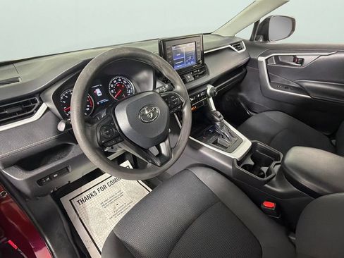 Used 2021 Toyota RAV4 LE FWD image 18