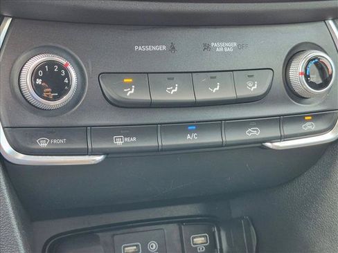 Used 2020 Hyundai Santa Fe SE FWD image 12