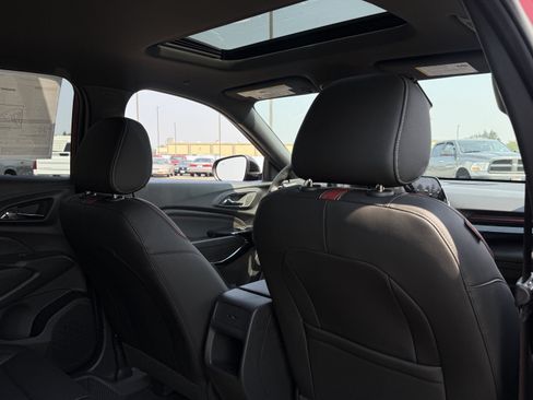 New 2026 Chevrolet Trax RS w/ Sunroof Package FWD image 24