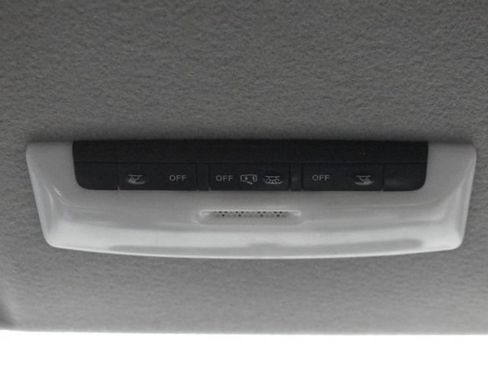 Used 2019 Nissan Kicks SV FWD image 14