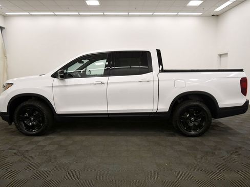 Used 2025 Honda Ridgeline Black Edition image 4
