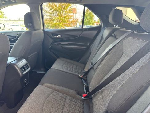 Used 2023 Chevrolet Equinox LT w/ Driver Convenience Package image 7