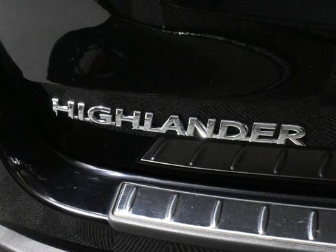 Used 2019 Toyota Highlander XLE image 39