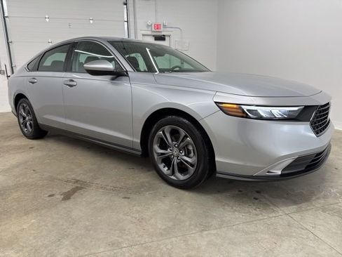 Certified 2023 Honda Accord EX image 3