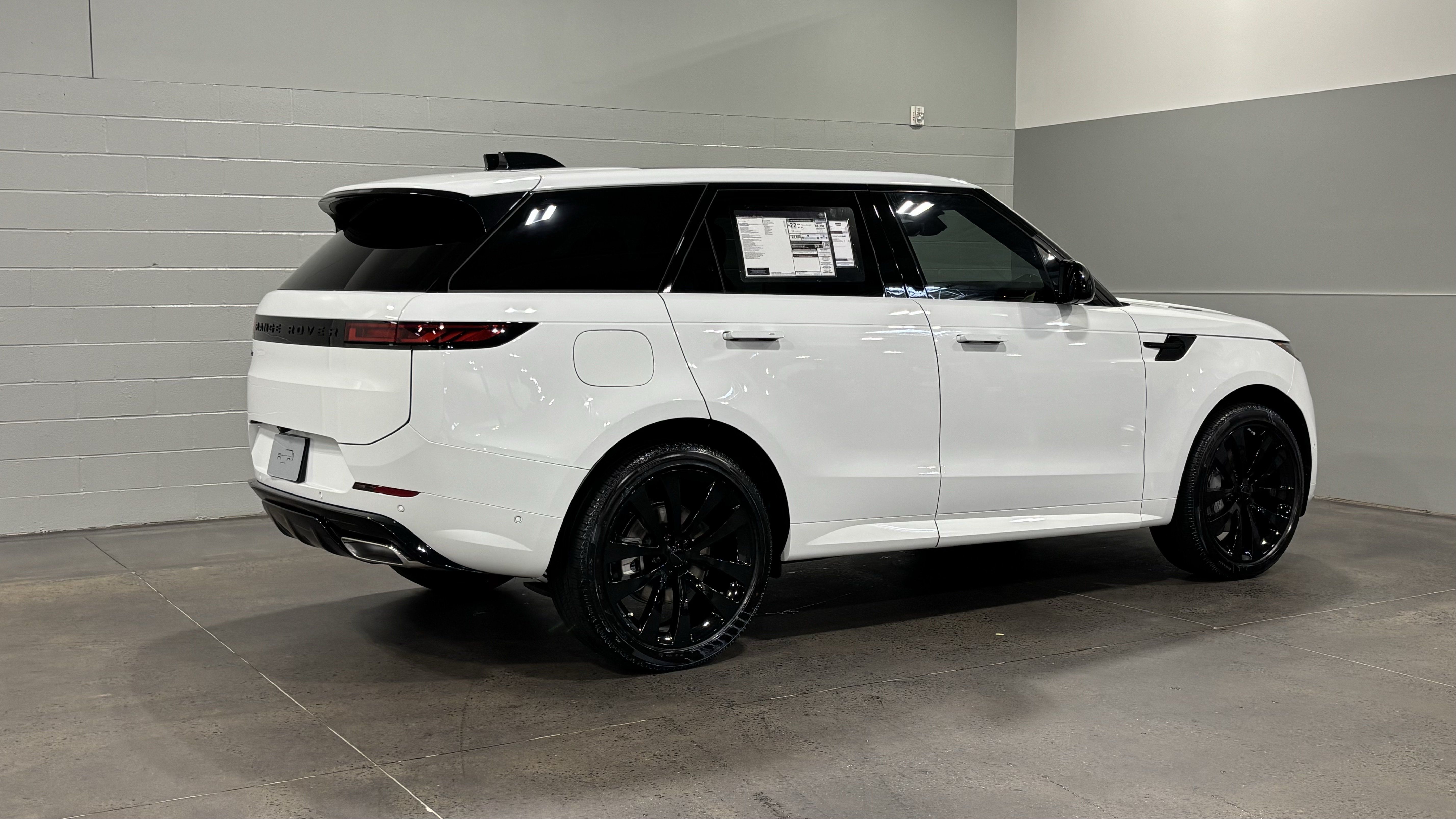 New 2026 Land Rover Range Rover Sport Dynamic SE AWD/4WD image 2