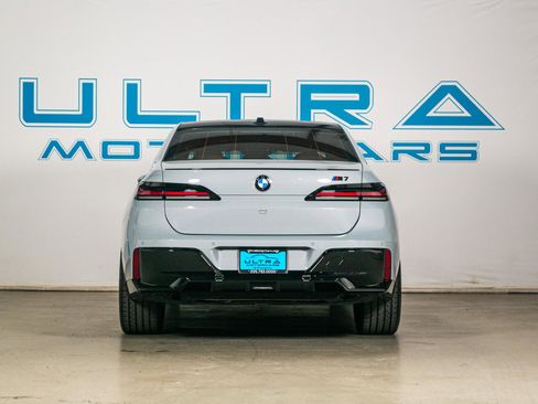 Used 2024 BMW 740i w/ Premium Package 2 RWD image 25