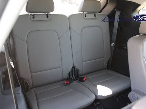 Used 2017 Hyundai Santa Fe Limited FWD image 14