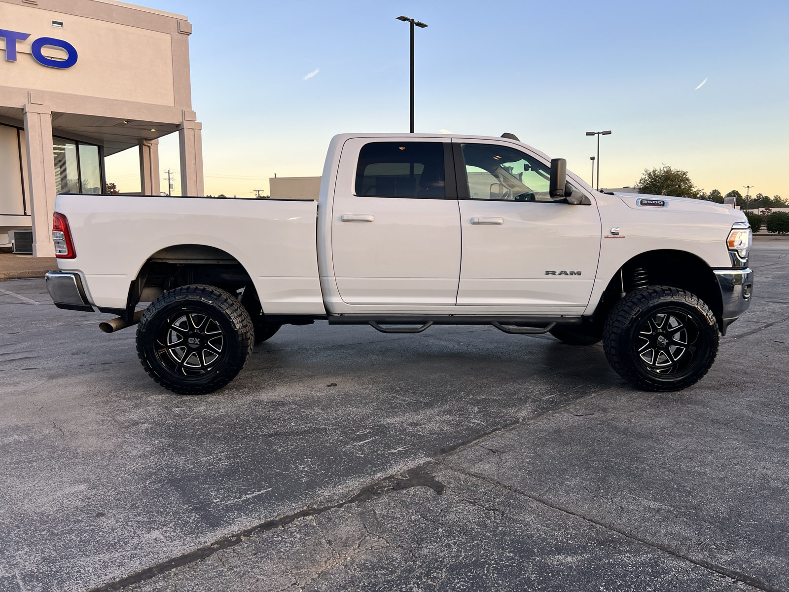 Used 2020 RAM 2500 Big Horn w/ Level 1 Equipment Group AWD/4WD image 10