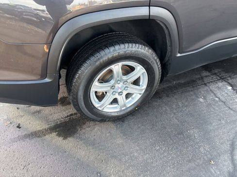 Used 2019 GMC Acadia SLE image 4