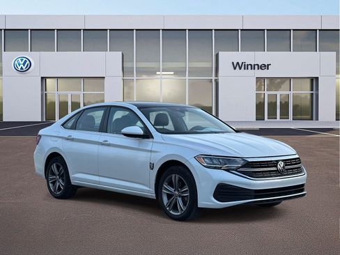 Used 2023 Volkswagen Jetta SE w/ Panoramic Sunroof Package image 5