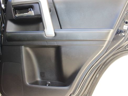 Used 2014 Toyota 4Runner SR5 Premium image 10