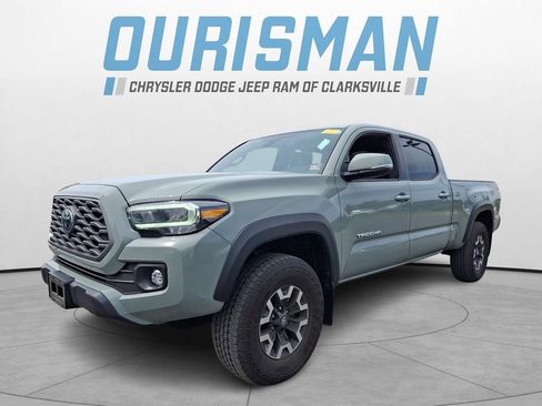 Used 2023 Toyota Tacoma TRD Off-Road w/ TRD Premium Off Road Package AWD/4WD image 3