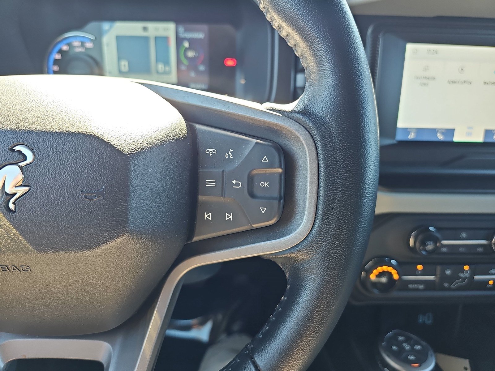 Used 2022 Ford Bronco Badlands AWD/4WD image 14