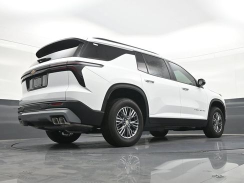 Used 2026 Chevrolet Traverse LT FWD image 28