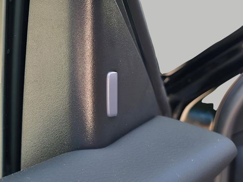 Used 2025 Nissan Sentra SV w/ Trunk Package FWD image 10