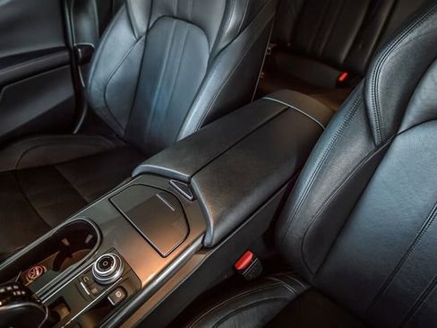 Used 2018 Maserati Ghibli GranSport image 33