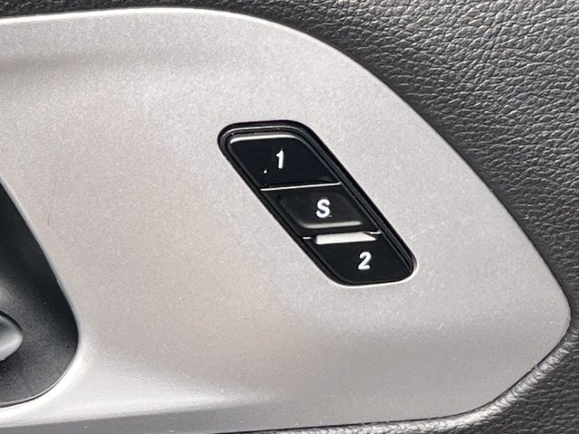 Used 2025 Chrysler Pacifica Limited FWD image 20