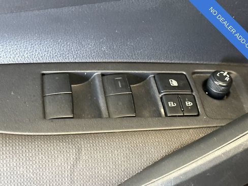 Used 2021 Toyota Corolla LE FWD image 12