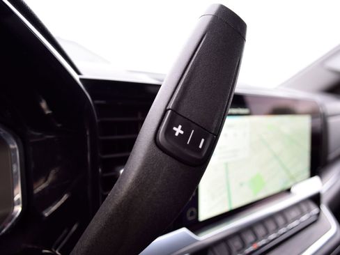 Used 2025 GMC Sierra 1500 SLT image 14