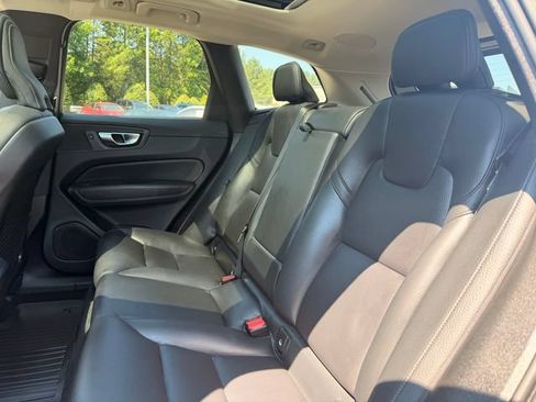 Used 2023 Volvo XC60 B5 Plus w/ Climate Package AWD/4WD image 24