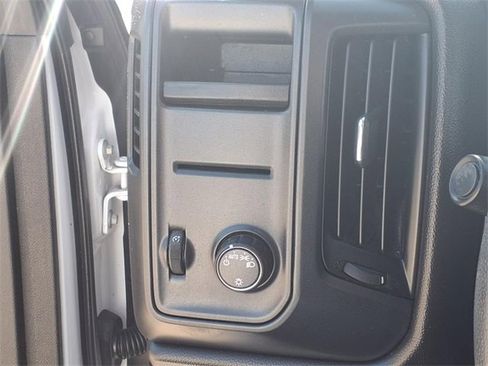 Used 2017 GMC Sierra 1500 Base image 11