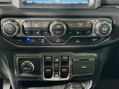 Used 2023 Jeep Wrangler Sahara w/ Cold Weather Group image 24