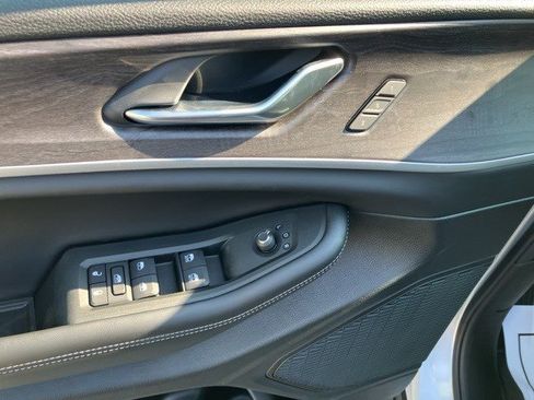 New 2025 Jeep Grand Cherokee Limited image 10