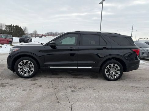 Used 2025 Ford Explorer Platinum AWD/4WD image 4