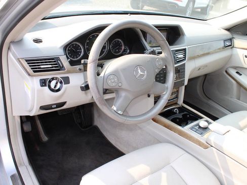 Used 2011 Mercedes-Benz E 350 4MATIC Sedan image 13