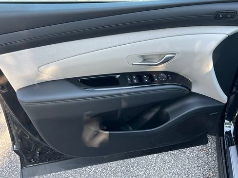 Certified 2025 Hyundai Tucson Limited FWD image 15