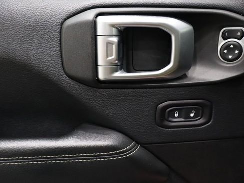 Used 2018 Jeep Wrangler Unlimited Rubicon image 18